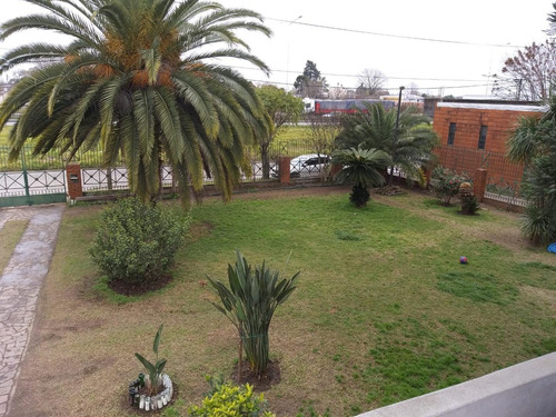Imagen 5 de 15 de Excelente Casa Sobre 2 Lotes