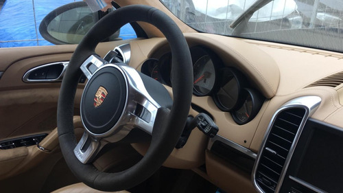 Porsche Cayenne Gts 2013 (sucata Para Venda De Peças)