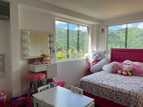 Imagen 4 de 27 de Mk Inmobiliaria Vende Pent House De Tres Niveles Con Terraza Hermosa Vista/04140314977