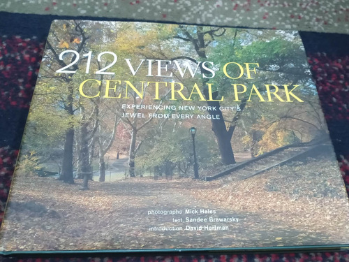 212 Views Of Central Park (livro Usado)