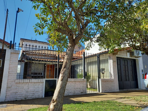 Casa De 5 Ambientes En Venta En Carapachay 