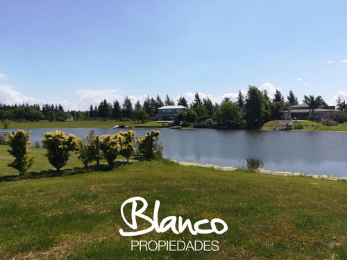 Oportunidad! Hermoso Lote De 825 Metros En El Barrio El Cazal