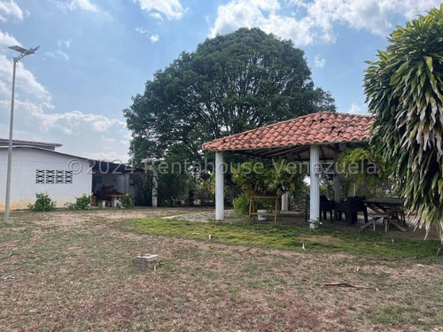 Mayra Lara Rah Vende Amplia Y Bella Casa Campestre En Conjunto Privado, El Manzano, Son 4.197mts2, 3 Hab., 4 Baños, Anexo Para El Servicio, Piscina, Tanque Subterráneo Con Bombas E Hidroneumático