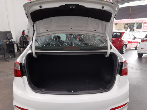 Hyundai Hb20s 2018 1.6 Comfort Plus Flex 4p