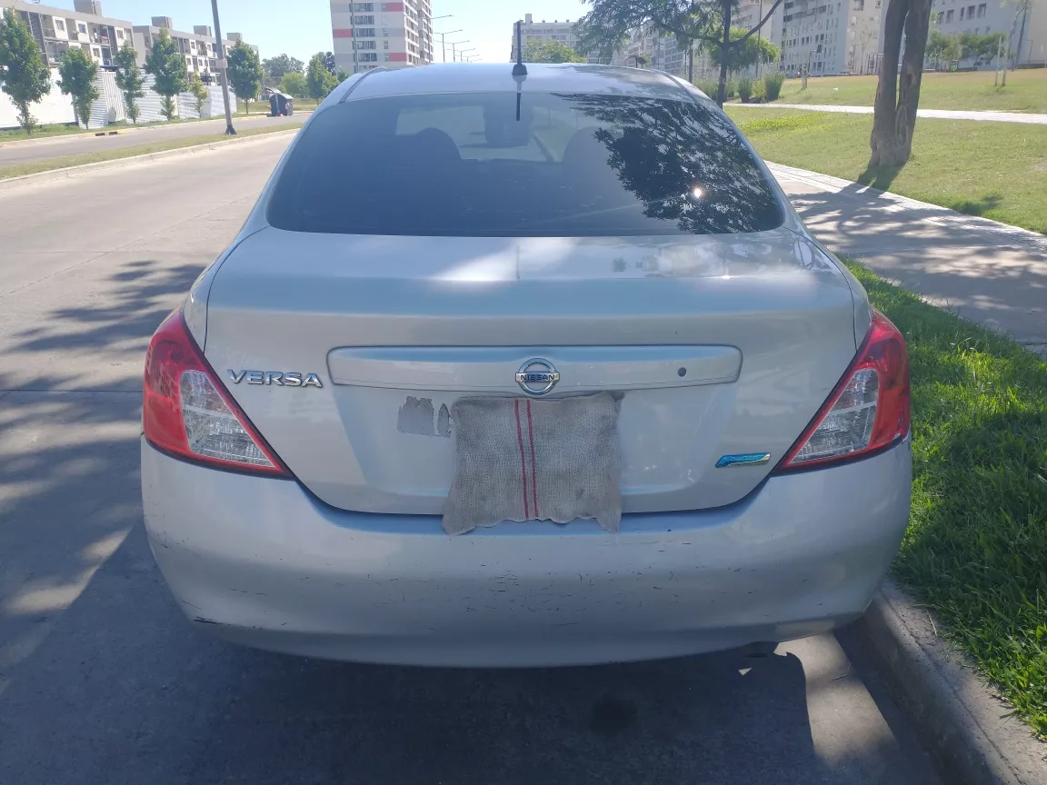 Nissan Versa 1.6 Acenta Mt