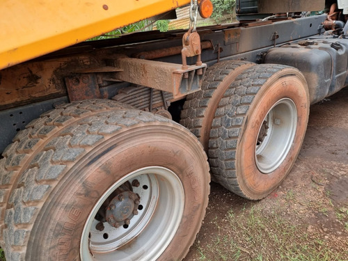 Imagem 8 de 15 de Volvo Vm 330 6x4 Ano 2019 Caçamba Meia Caminhão Traçado
