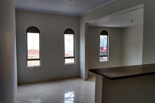 Casa Toda Reformada, Com Um Lindo Gramado, Pronta Para Sua Família