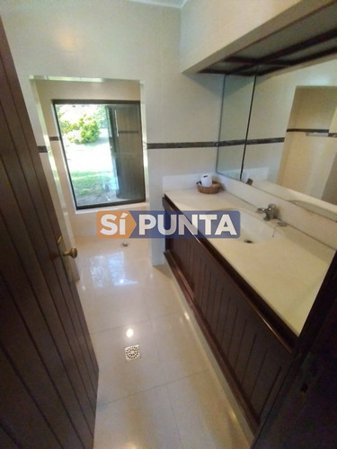 Imagen 12 de 30 de Zona De San Rafael Próximo A Punta Shopping