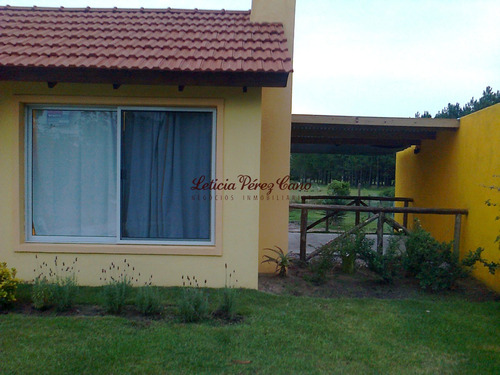 Casa En Venta De 2 Dormitorios En  Pinares, Punta Del Este
