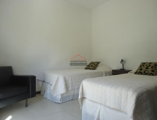 Casa En Montoya, 4 Dormitorios *- Ref: 4134