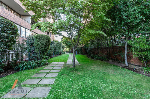 Departamento En Venta De 2 Dorm. En Las Condes