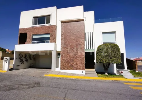 Casa Residencial En Venta Amueblada, Fracc. La Trinidad, Tlaxcalancingo Pue