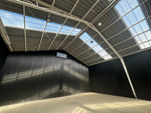 Excelente Bodega De 472 M2 Nueva / Salida Sur De Temuco