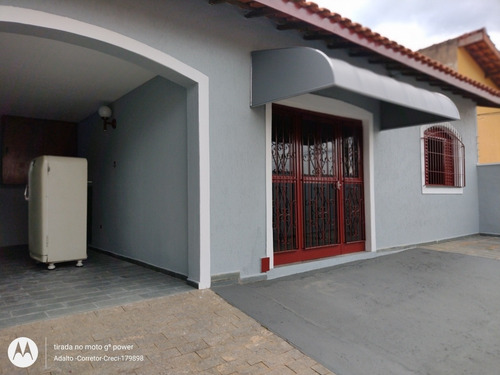 Imagem 1 de 14 de Casa Região Do Flamboyant - 3 Dormitórios E Edícula