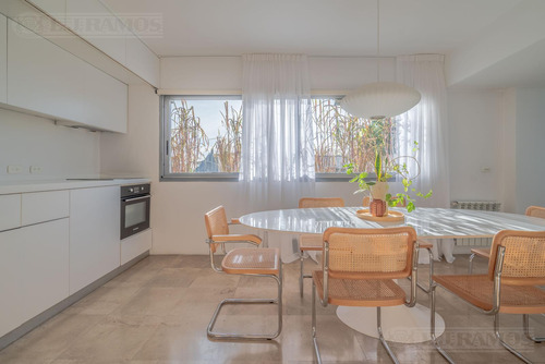 Recoleta. Quintana 400 (ancha) . Unico Y Atipico Piso Alto Con Cochera. Ideal Pied A Terre.