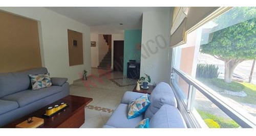 Casa En Venta Con Estudio O Recámara En Planta Baja Bosque De Versalles 71 Colonia Colinas Del B...