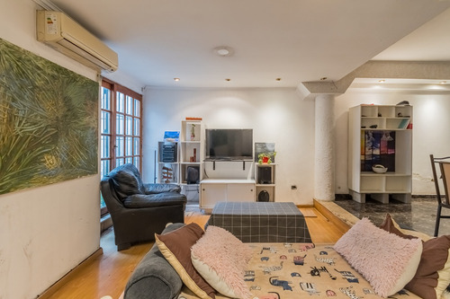 Casa. Gran Potencial Para Desarrollo Inmobiliario. Quincho Y Garage. Avellaneda Centro