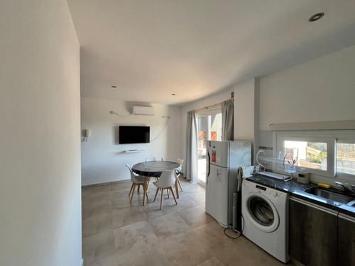 Venta De Departamento Dos Ambientes Ubicado En Av Principal De Pinamar Edificio Renata 20