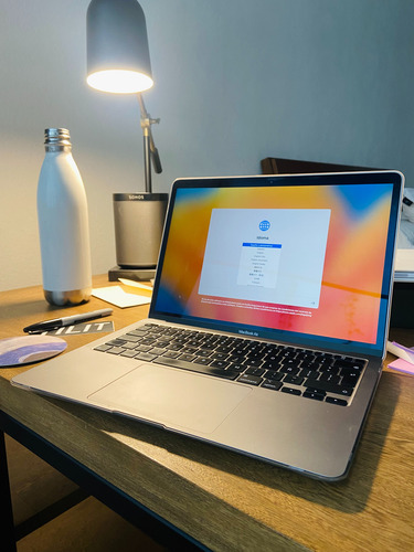 Apple Macbook Air Plata (13 , 2020, M1, 256gb Ssd, 8gb Ram) (Usado)