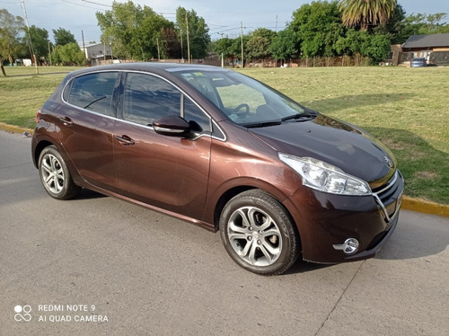 Vendo O Permuto Peugeot 208 Feline 2014, Muy Cuidado.