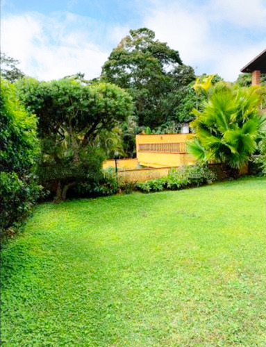 Imagen 7 de 9 de Hermosa Casa Con Amplio Terreno Y Jardin En La Lagunita Country Club - El Hatillo