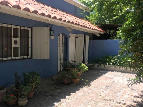 Venta Casa Sobre Balbastro Excelente Ubicaciön, Buen Lote.