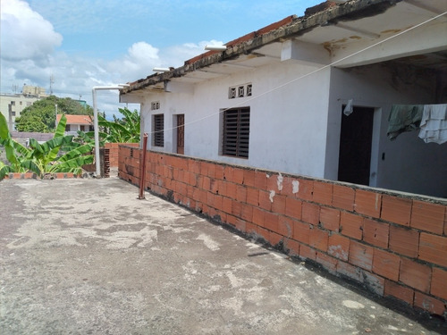 Imagen 11 de 13 de Venta Casa Av. Andrés Eloy Higuerote