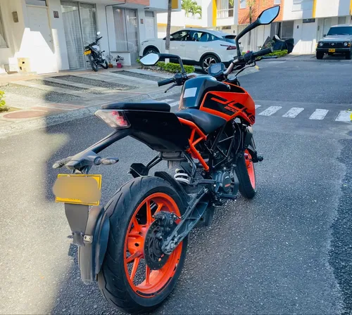 Ktm Duke 200 Ng Color Naranja
