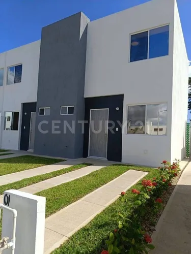 Venta De Casa En Privada Con Alberca