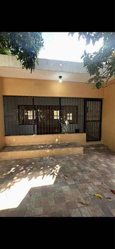Casa Ubicada En Vista Catalina, La Romana