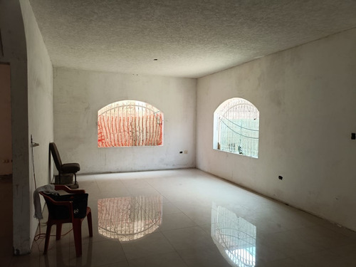Sevende Casa $1,450,00 Tal Y Como Se Muestra En Las Fotos. En Calle Costa Azul Lotes 8 Y 9. Manzana A Entre Playa Xcaret Y Av. Xana. Col. Ampliación Las Bajadas. Veracruz. Ver.