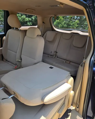 Kia Sedona 3.3 V6 Lx At