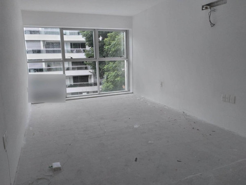Imagen 3 de 6 de Oficina -excelente Oficina Al Frente, Próximo A Wtc Y Montevideo Shopping