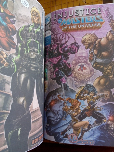 Imagen 3 de 4 de Injustice Vs Master Of The Universe Pasta Dura En Español