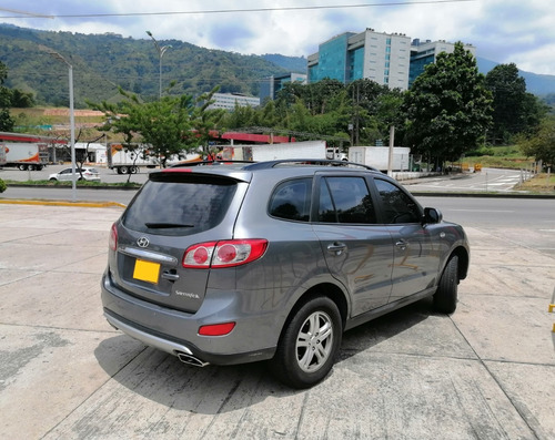 Hyundai Santafe 2.4 Gasolina ,mecanica 4x2 7 Puestos