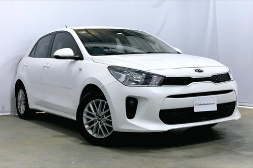 Imagen 2 de 25 de Kia Rio 5 Pts Hb Lx Ta Ve F Niebla Ra-15