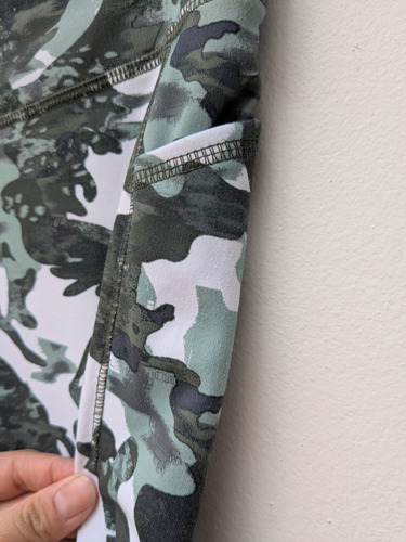 Leggings Para Niña Avía Camuflaje 7/8 Verde Con Blanco (Usado)