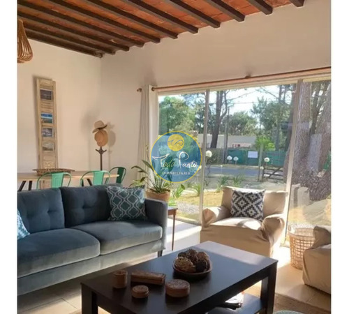 Preciosa Casa En Venta,  La Barra ,maldonado.