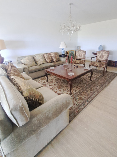 Apartamento En Venta. Urb. Miranda No Incluye Mobiliario