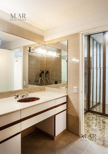 Imagen 21 de 30 de Imponente Departamento En Venta. 4 Dor. 2 Dep. 2 Cocheras. Baulera