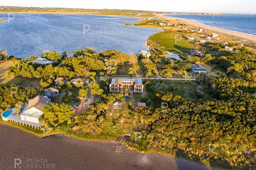 Venta De Casa 5 Dormitorios, Laguna De José Ignacio, Uruguay