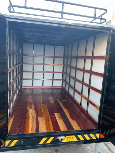 Carreta Baú Em Acm - Baú 2.50 X 1.50 X 1.50 Com Bagageiro