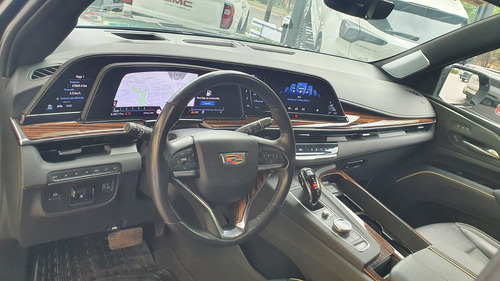 Cadillac Escalade Esv (version Larga) 2023