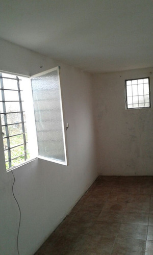 Casa 3 Amb Al Frente Jardín Calle 40 Oportunidad!!