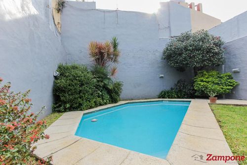 Casa En Boedo Con Parque Y Pileta