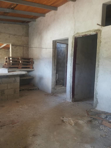 Imagen 11 de 12 de Casa De 2 Niveles- Los Robles