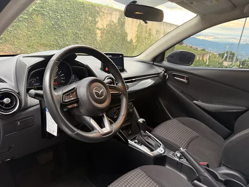 Mazda 2 1.6 touring automatico