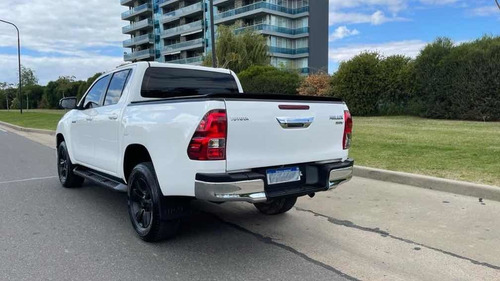 Toyota Hilux 2.8 Cd Srv 177cv 4x4 At 2016