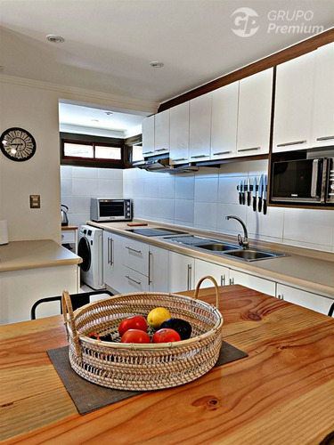 Casa En Venta De 4 Dorm. En Pucón
