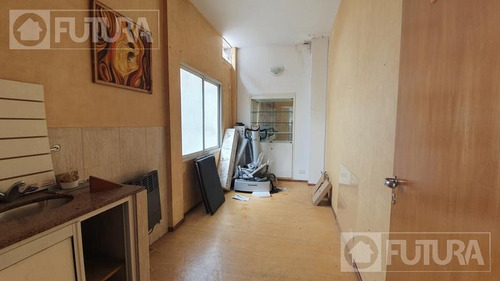 Imagen 23 de 29 de Gran Local En Venta Con Potencial Institucional O De Viviendas